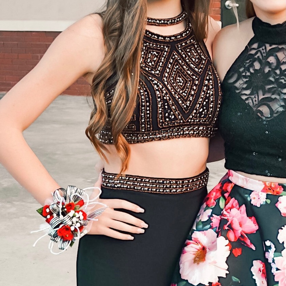 FAVIANA 2 PIECE DRESS - Picture 2 of 6
